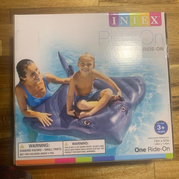NWT INTEX STINGRAY REALISTIC RIDE-ON POOL BEACH FLOAT 74" X 57" - Picture 7 of 9
